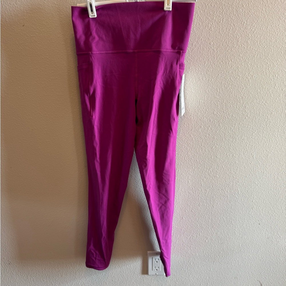 Athleta NWT salutation stash small